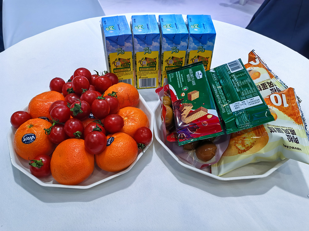 达沃鑫为嘉宾准备的小食与饮品.jpg